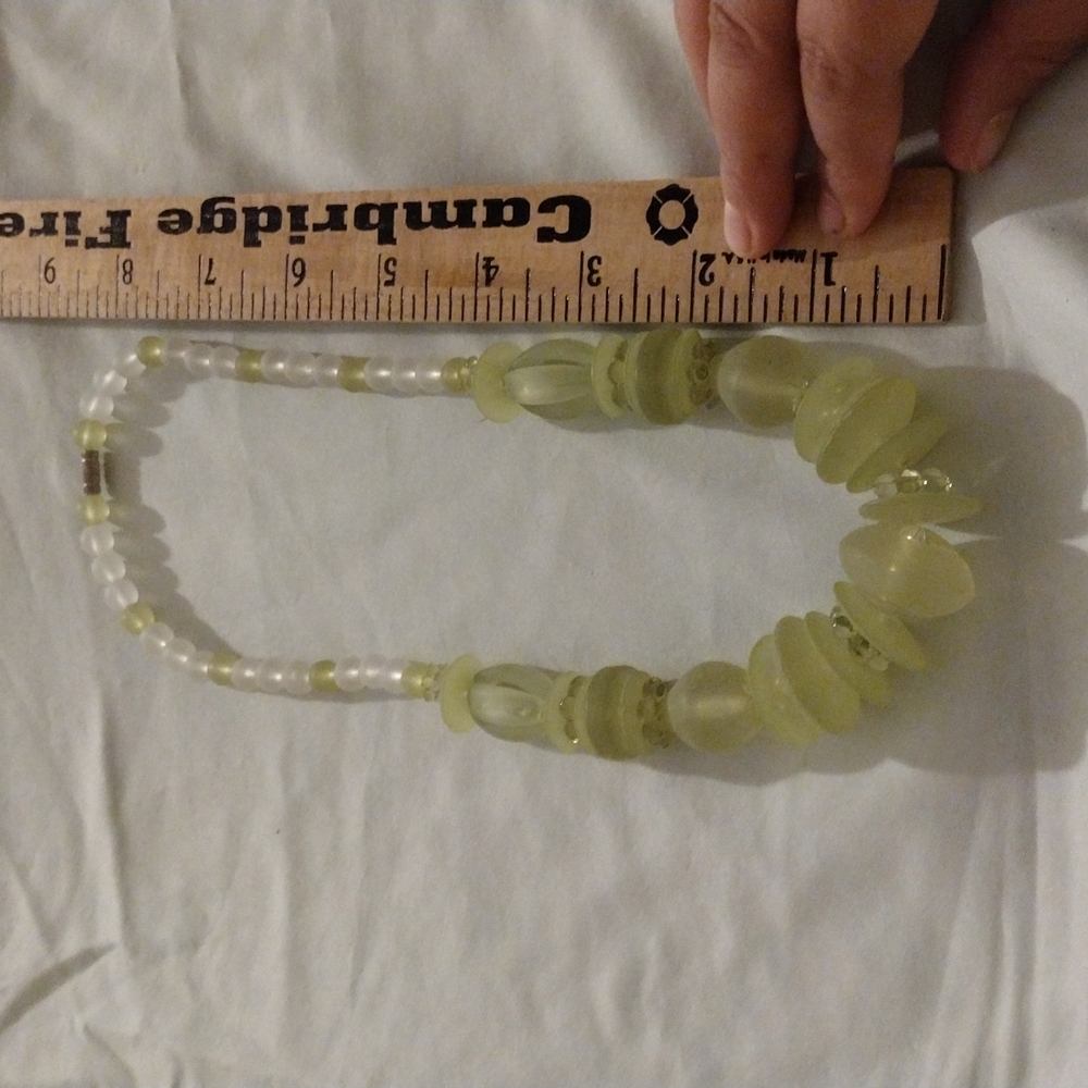 NWOT Translucent green beaded fashion jewelry necklace